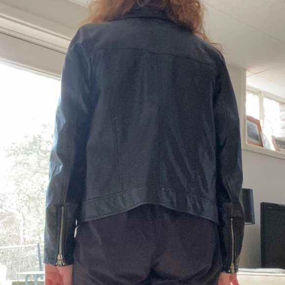 Leather jacket - Picture 3 of 3